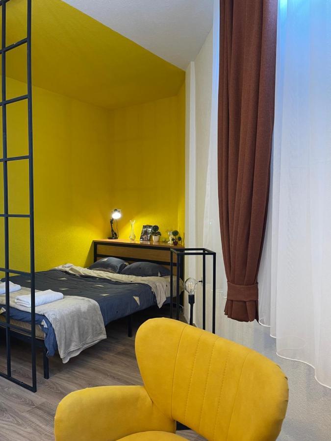Ora-Prn, Studio Apartment In The City Centre Prishtine Bagian luar foto